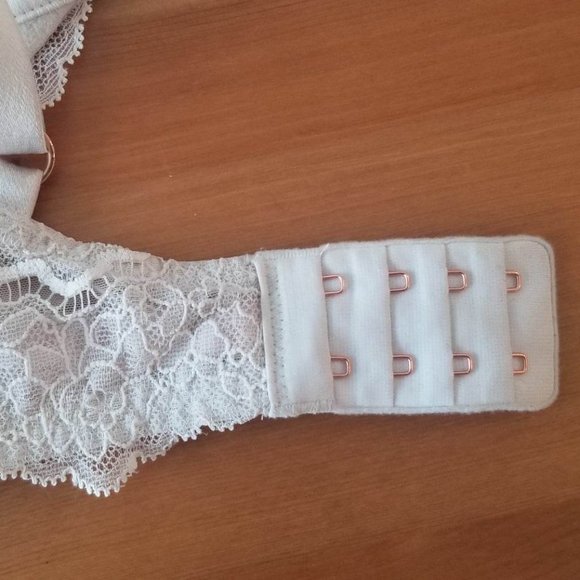 Victoria's Secret Dream Angels - White Lacy Padded Bra - No Underwire - 36C - Picture 5 of 7